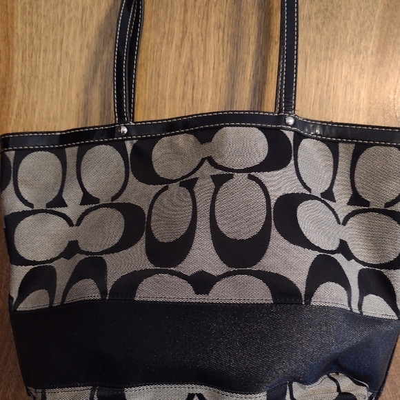 Vintage Coach handbag - Picture 3 of 6